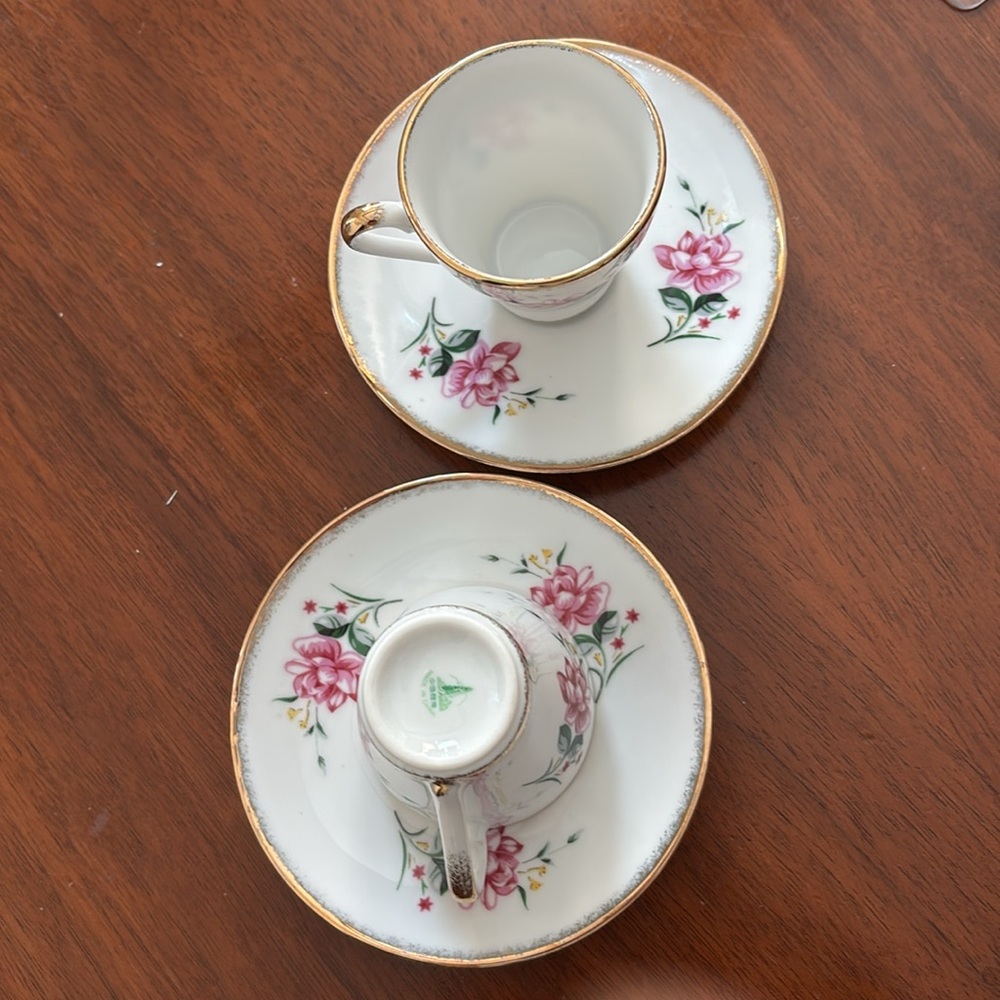 Floral Teacup and Saucer Set with Gold Trim - Picture 2 of 6